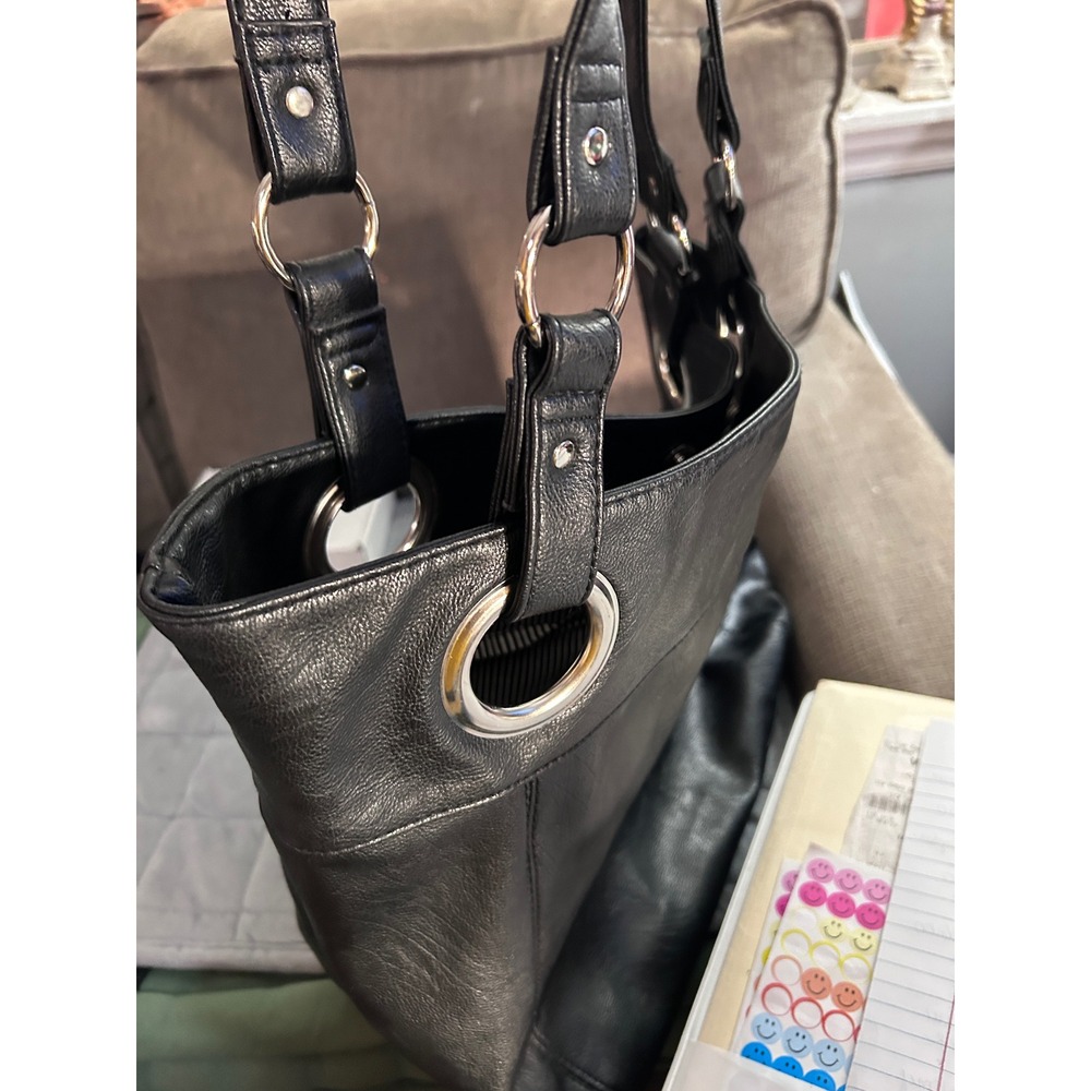 Womens Black Faux Leather Shoulder Bag‎ Hobo Purse With Silver Tone Hardware - Picture 7 of 8